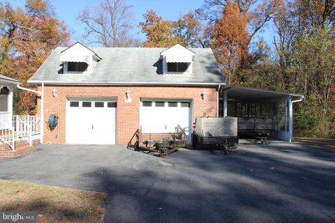 8916 Spring Ave, Lanham, MD 20706 photo 4