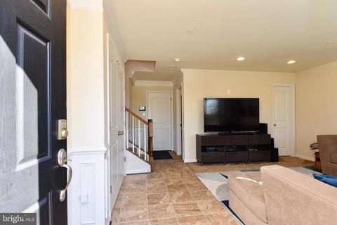 9018 Ruby Lockhart Blvd, Lanham, MD 20706 photo 3