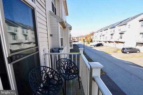 9018 Ruby Lockhart Blvd, Lanham, MD 20706 photo 4