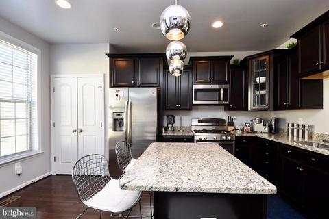 9018 Ruby Lockhart Blvd, Lanham, MD 20706 photo 18