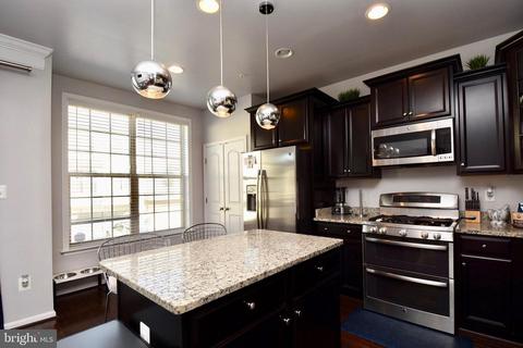 9018 Ruby Lockhart Blvd, Lanham, MD 20706 photo 19