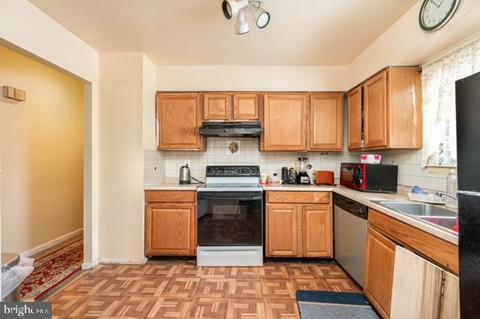 5613 Gregory Dr, Lanham, MD 20706 photo 2