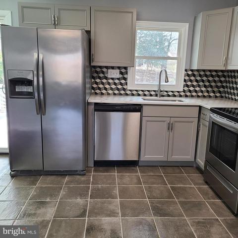 6722 Lamont Dr, Lanham, MD 20706 photo 13