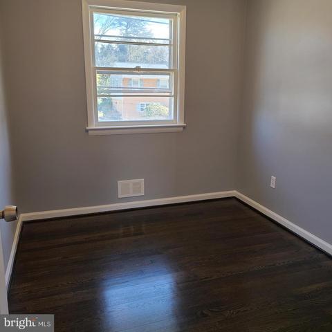 6722 Lamont Dr, Lanham, MD 20706 photo 17