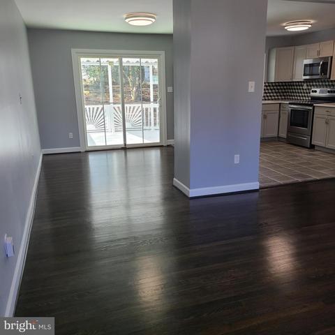 6722 Lamont Dr, Lanham, MD 20706 photo 9