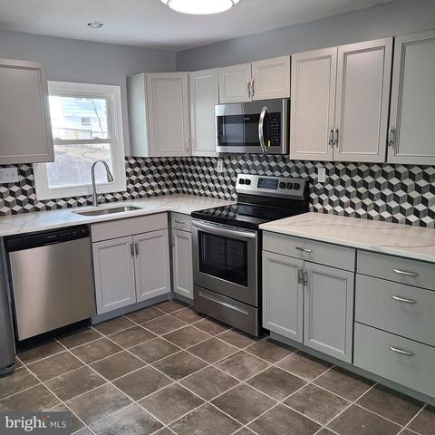 6722 Lamont Dr, Lanham, MD 20706 photo 12