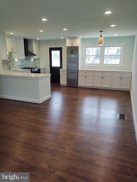 9217 Morley Rd, Lanham, MD 20706 photo 3