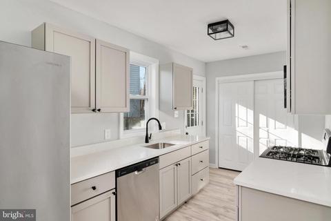 3 Austin Ct, College Park, MD 20740