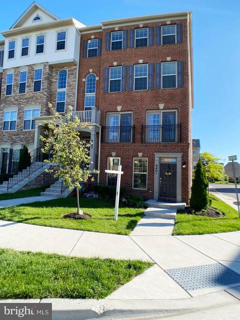 9401 Geaton Park Pl, Lanham, MD 20706 photo 1