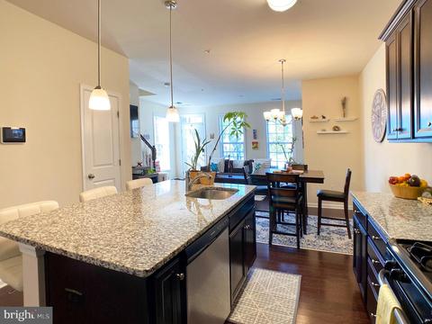 9401 Geaton Park Pl, Lanham, MD 20706 photo 5
