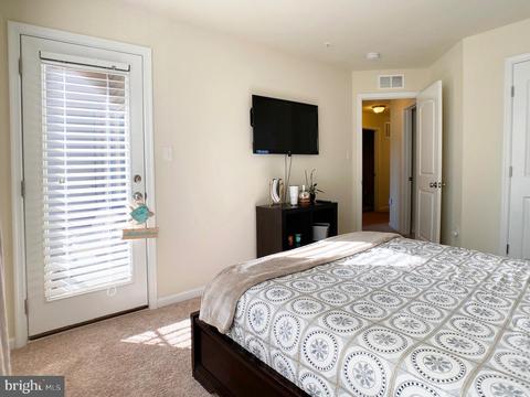 9401 Geaton Park Pl, Lanham, MD 20706 photo 17
