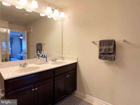 9401 Geaton Park Pl, Lanham, MD 20706 photo 9