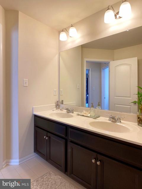 9401 Geaton Park Pl, Lanham, MD 20706 photo 13