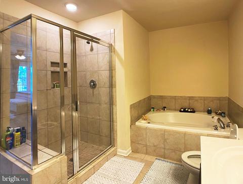 9401 Geaton Park Pl, Lanham, MD 20706 photo 10