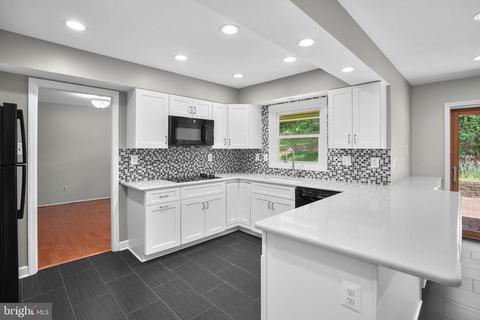 8710 Oxwell Ln, Laurel, MD 20708 photo 4