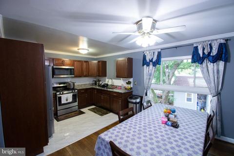 9413 Wyatt Dr, Lanham, MD 20706 photo 6