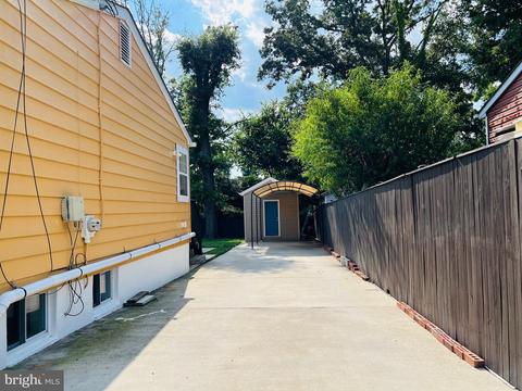 9112 Kinzer St, Lanham, MD 20706 photo 4