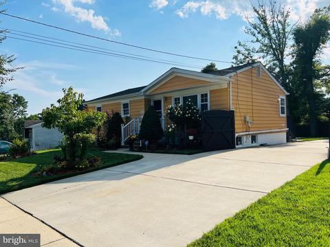 9112 Kinzer St, Lanham, MD 20706 photo 2