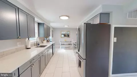 15602 Darwin Ct, Laurel, MD 20707 photo 9