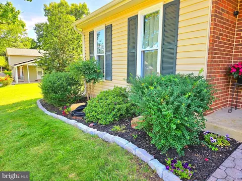15602 Darwin Ct, Laurel, MD 20707 photo 4