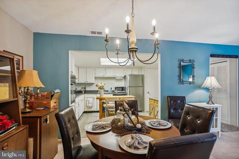 12744 Millstream Dr, Bowie, MD 20715 photo 4