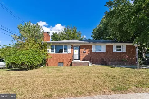 2518 Fort Dr, Suitland, MD 20746