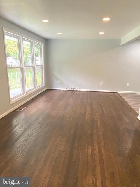 9919 Park St, Lanham, MD 20706 photo 5