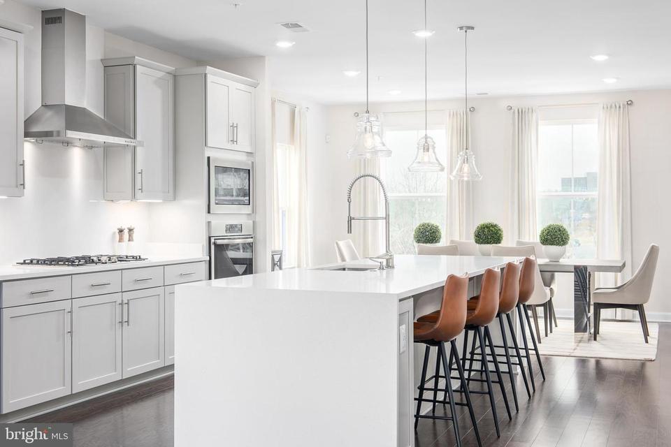  10814 Presidential Pkwy #F, Marlboro, MD 20772 photo 3