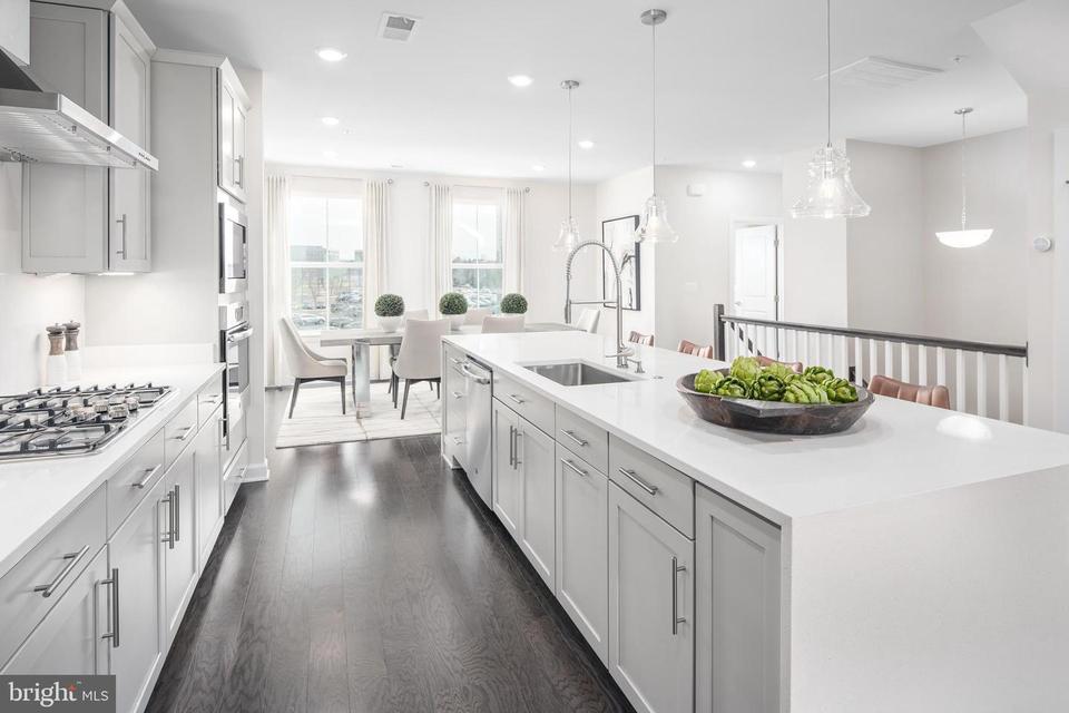  10814 Presidential Pkwy #F, Marlboro, MD 20772 photo 5