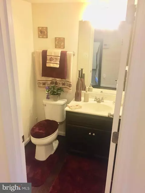 9702 Smithview Pl, Lanham, MD 20706 photo 4