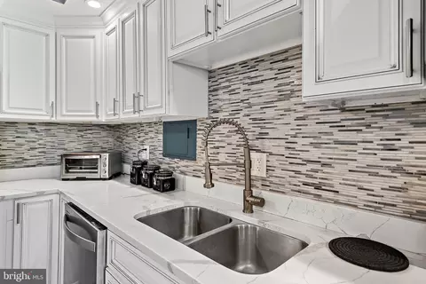 1836 Metzerott Rd #1101, Adelphi, MD 20783