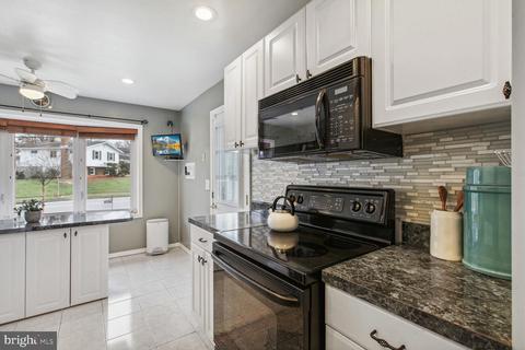 8910 91st Pl, Lanham, MD 20706 photo 7