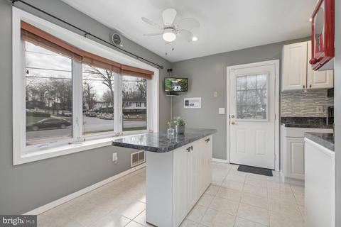8910 91st Pl, Lanham, MD 20706 photo 9