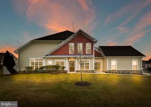 7200 Winterfield Ter, Laurel, MD 20707 photo 2