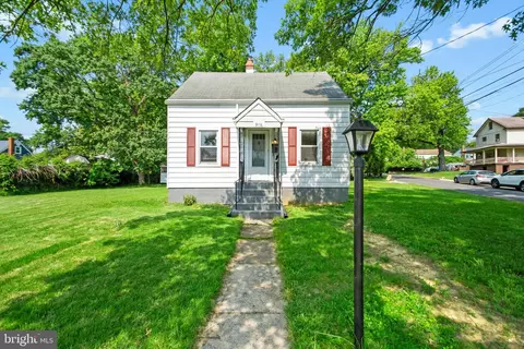 9116 49th Pl, College Park, MD 20740