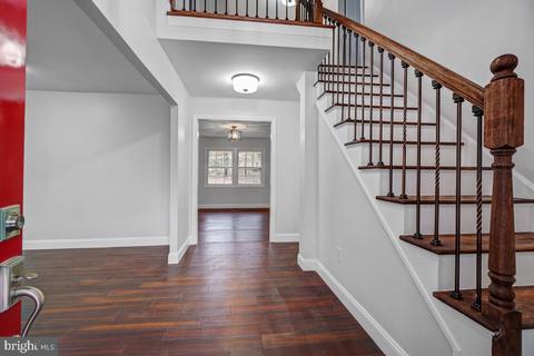 8807 Gramercy Ln, Laurel, MD 20708 photo 3