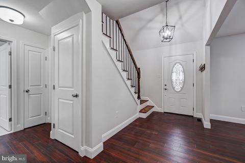 8807 Gramercy Ln, Laurel, MD 20708 photo 4