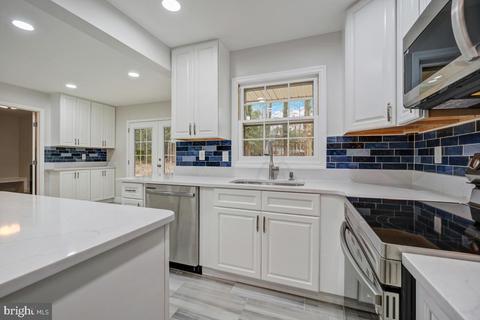8807 Gramercy Ln, Laurel, MD 20708 photo 17