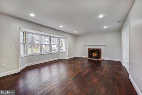 8807 Gramercy Ln, Laurel, MD 20708 photo 5