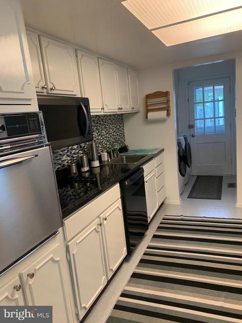 12738 Millstream Dr, Bowie, MD 20715 photo 10