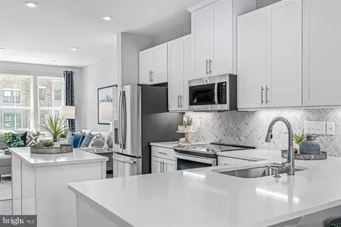 3447 Dean Dr #6003 D, Hyattsville, MD 20782