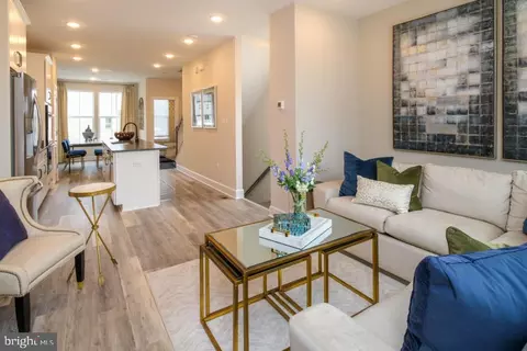 6724 Belcrest Rd, Hyattsville, MD 20782