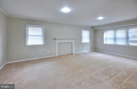 12504 Silverbirch Ln, Laurel, MD 20708 photo 3