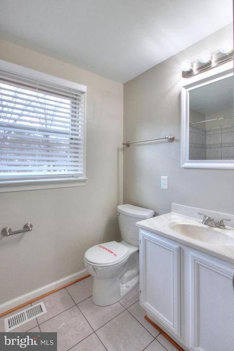 12504 Silverbirch Ln, Laurel, MD 20708 photo 24