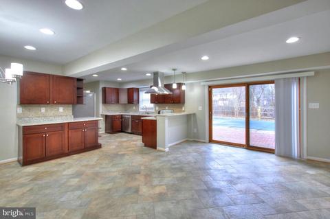 12504 Silverbirch Ln, Laurel, MD 20708 photo 10