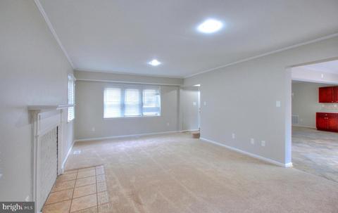 12504 Silverbirch Ln, Laurel, MD 20708 photo 2