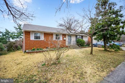 5916 Mentana St, New Carrollton, MD 20784