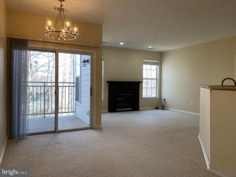 15616 Everglade Ln #206, Bowie, MD 20716