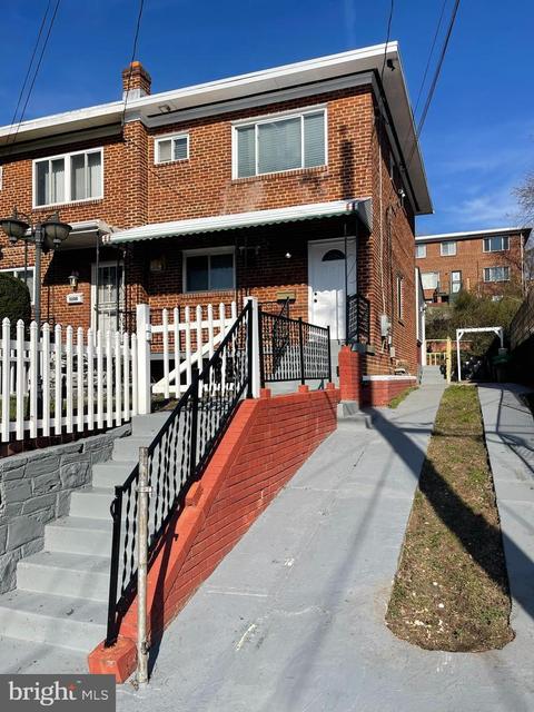 5210 Leverett Leverett St, Oxon Hill, MD 20745