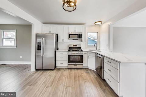 5923 Berwyn Rd, Berwyn Heights, MD 20740